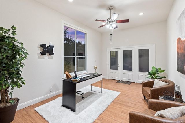 2906 Lakehurst RD, Spicewood, TX 78669