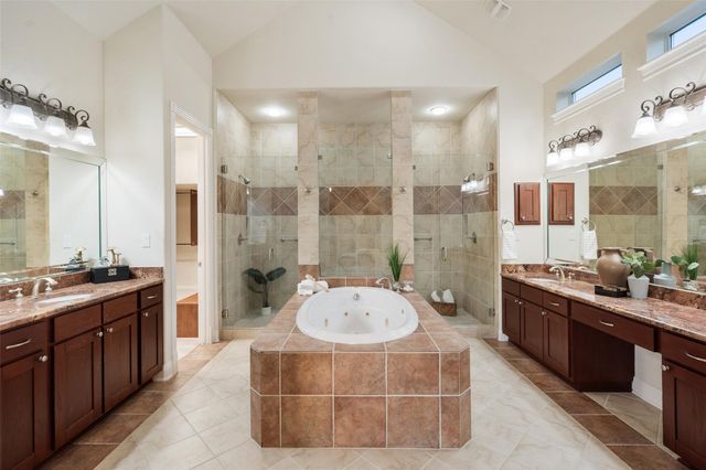 2906 Lakehurst RD, Spicewood, TX 78669