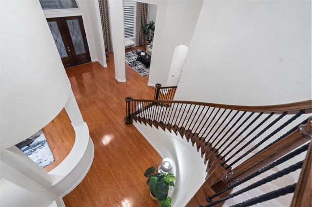 2906 Lakehurst RD, Spicewood, TX 78669