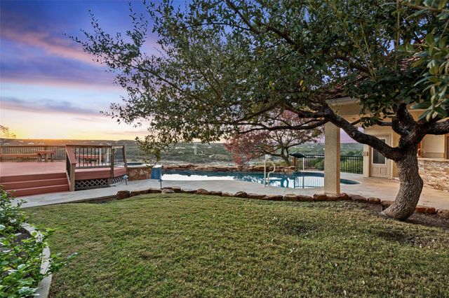 2906 Lakehurst RD, Spicewood, TX 78669
