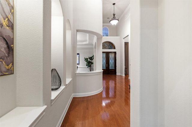 2906 Lakehurst RD, Spicewood, TX 78669