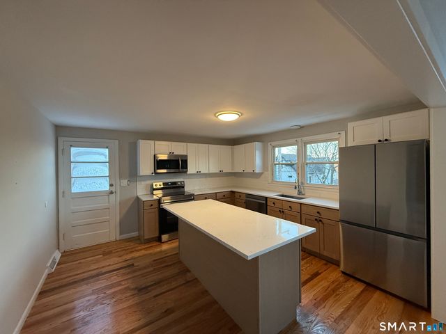 132 Hillside Avenue, New Haven, CT 06512