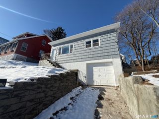 132 Hillside Avenue, New Haven, CT 06512