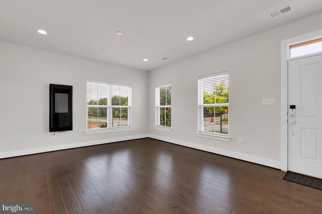 13061 CLARKSBURG SQUARE RD, Clarksburg, MD 20871