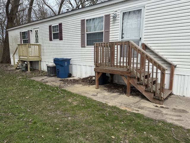1712 S Dixie Highway 243, Crete, IL 60417