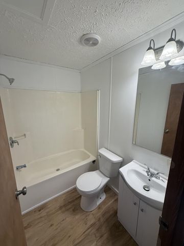 1712 S Dixie Highway 243, Crete, IL 60417