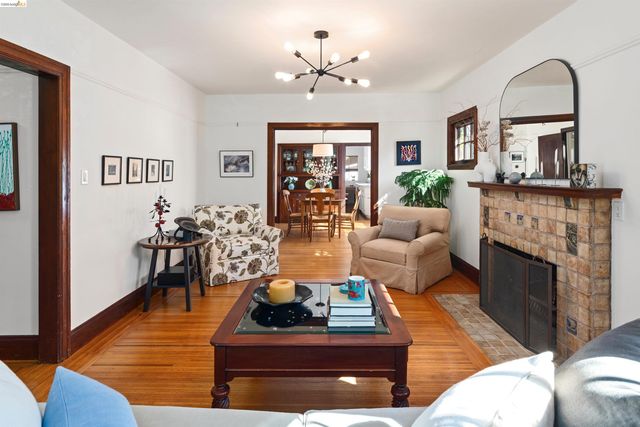 1205 Curtis St, Berkeley, CA 94706