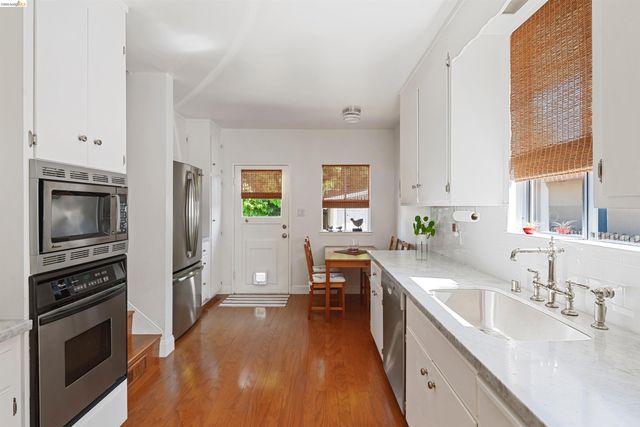 1205 Curtis St, Berkeley, CA 94706