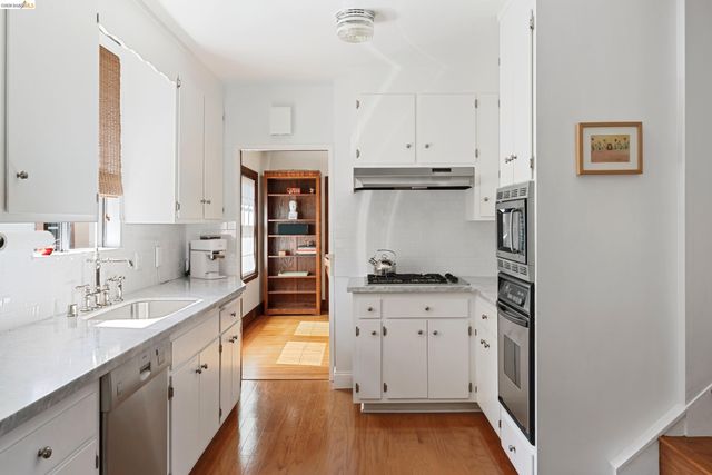1205 Curtis St, Berkeley, CA 94706