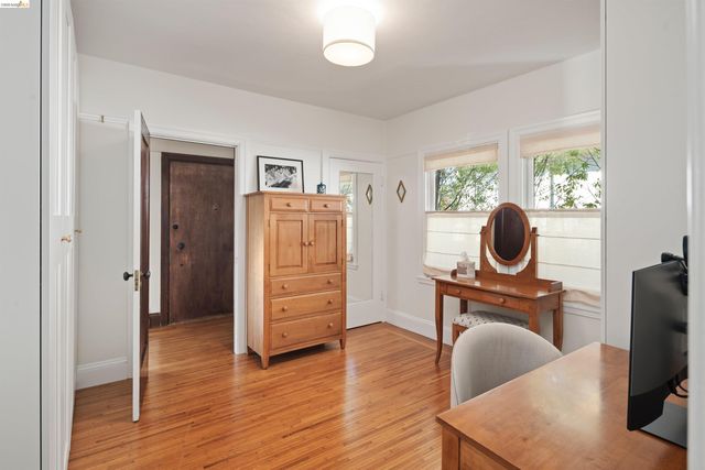 1205 Curtis St, Berkeley, CA 94706