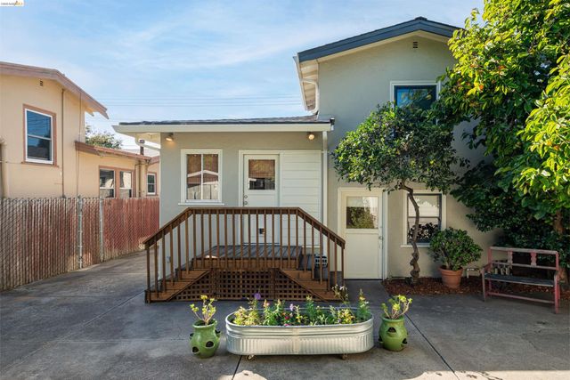 1205 Curtis St, Berkeley, CA 94706