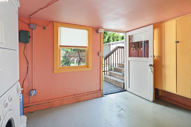 1205 Curtis St, Berkeley, CA 94706