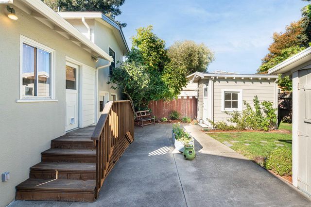 1205 Curtis St, Berkeley, CA 94706