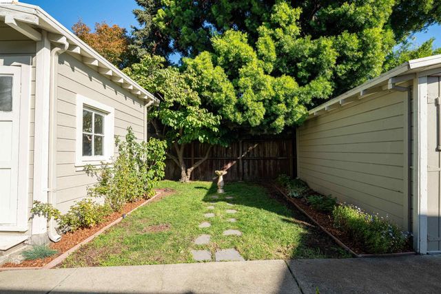 1205 Curtis St, Berkeley, CA 94706