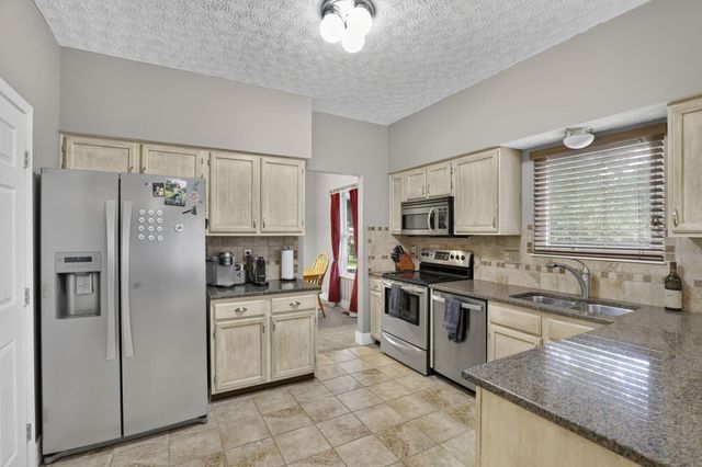 8079 Pelham Drive, Westerville, OH 43081