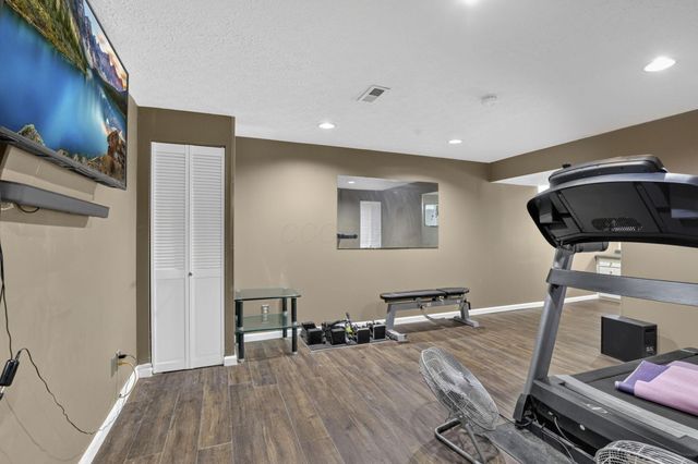 8079 Pelham Drive, Westerville, OH 43081