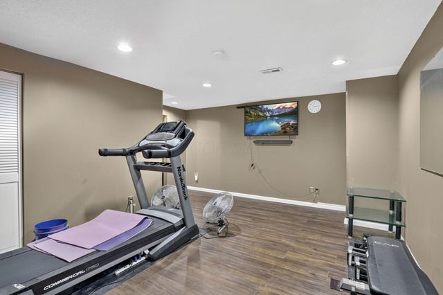 8079 Pelham Drive, Westerville, OH 43081