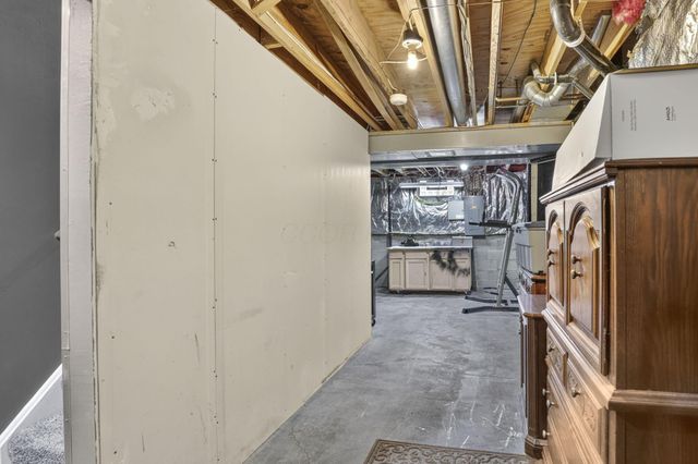 8079 Pelham Drive, Westerville, OH 43081