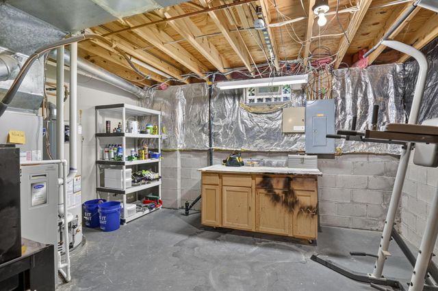 8079 Pelham Drive, Westerville, OH 43081