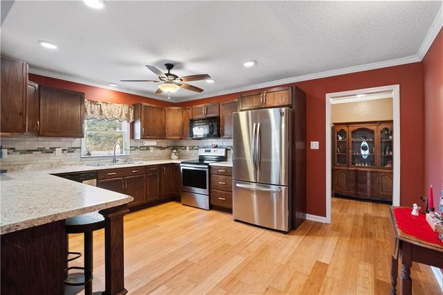 297 Tucker Hollow SE Road, Calhoun, GA 30701