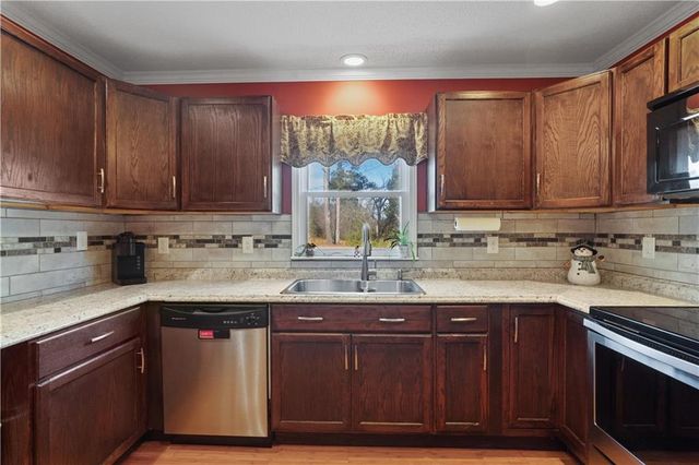 297 Tucker Hollow SE Road, Calhoun, GA 30701