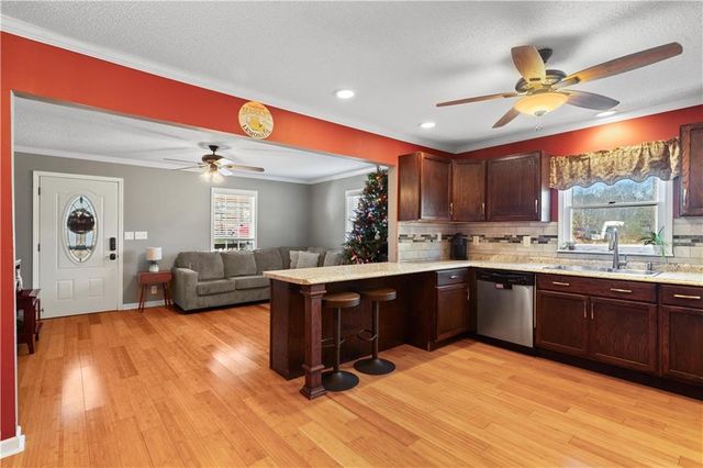 297 Tucker Hollow SE Road, Calhoun, GA 30701