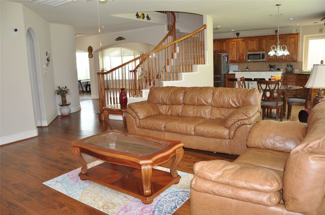 1312 Valley Vista Drive, Irving, TX 75063