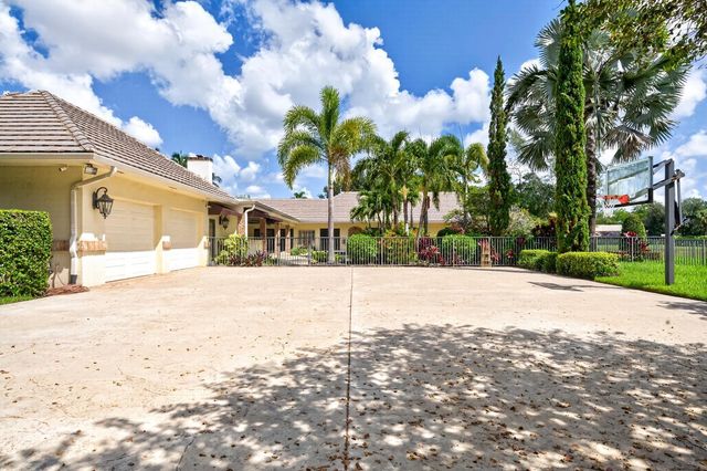 5591 W Leitner Drive, Coral Springs, FL 33067