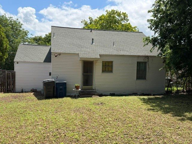 319 Avenue J, Dallas, TX 75203