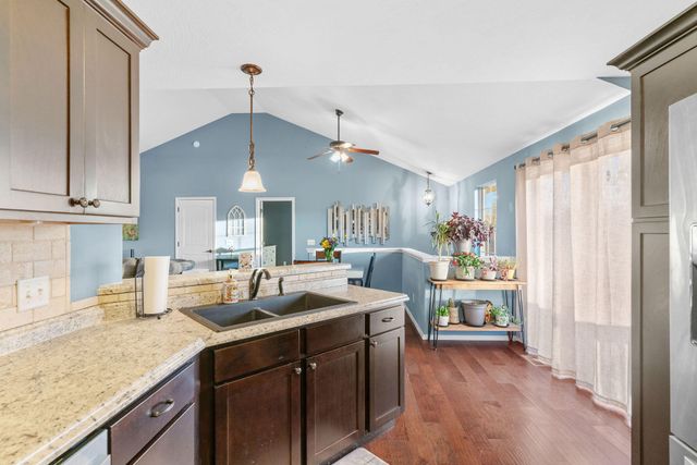 1100 E Fieldstone Drive, Ozark, MO 65721