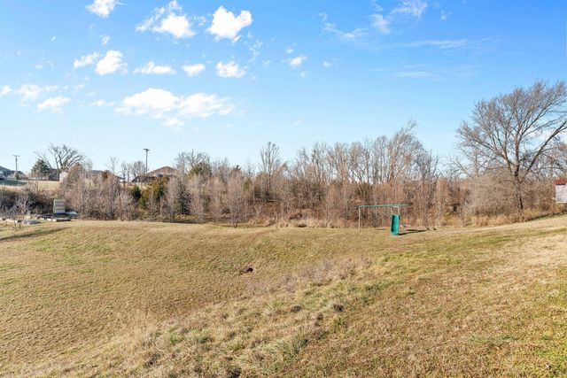 1100 E Fieldstone Drive, Ozark, MO 65721