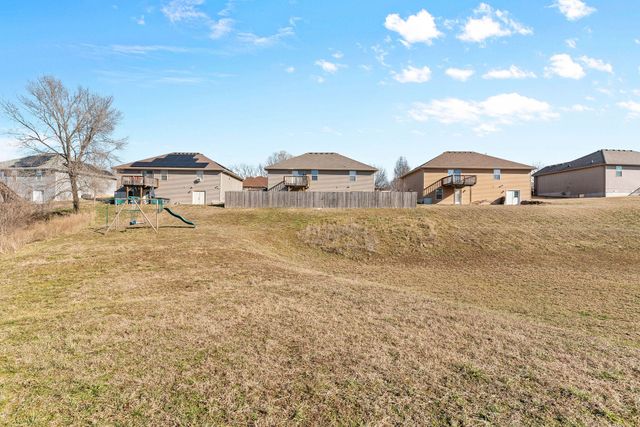1100 E Fieldstone Drive, Ozark, MO 65721