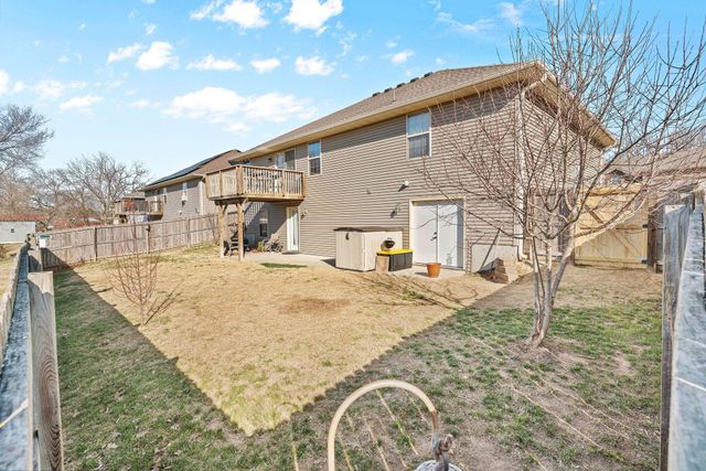 1100 E Fieldstone Drive, Ozark, MO 65721