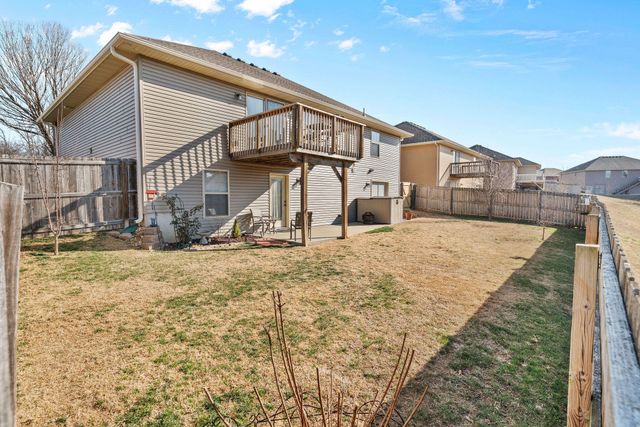 1100 E Fieldstone Drive, Ozark, MO 65721