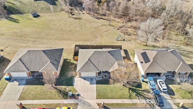 1100 E Fieldstone Drive, Ozark, MO 65721