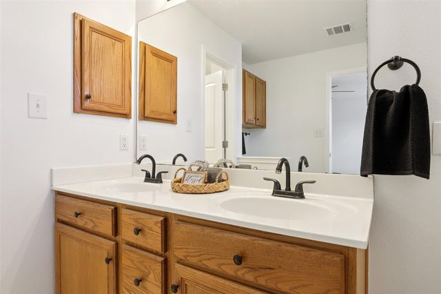 234 Val Verde DR, New Braunfels, TX 78130