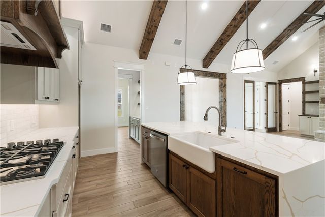 7822 Mathis Creek Dr, Bryan, TX 77808