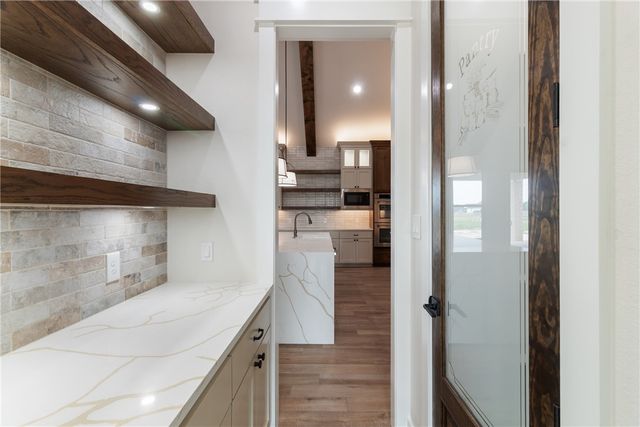 7822 Mathis Creek Dr, Bryan, TX 77808