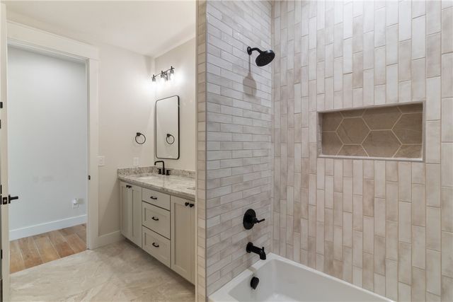 7822 Mathis Creek Dr, Bryan, TX 77808