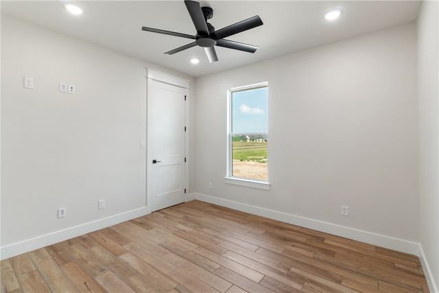 7822 Mathis Creek Dr, Bryan, TX 77808