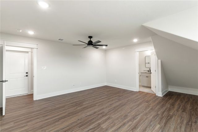 7822 Mathis Creek Dr, Bryan, TX 77808