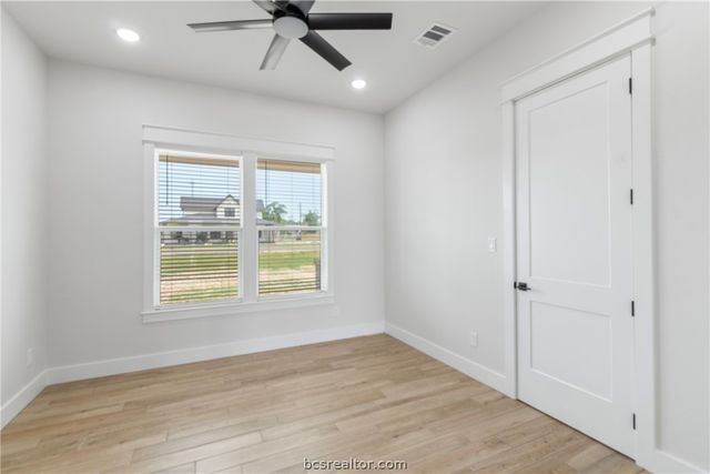 7822 Mathis Creek Dr, Bryan, TX 77808