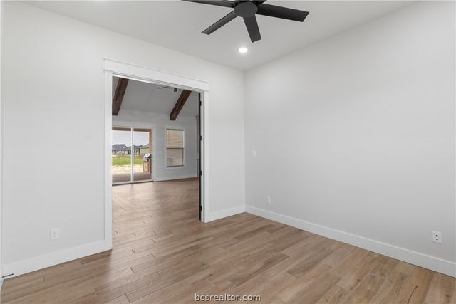 7822 Mathis Creek Dr, Bryan, TX 77808