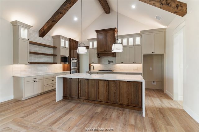 7822 Mathis Creek Dr, Bryan, TX 77808