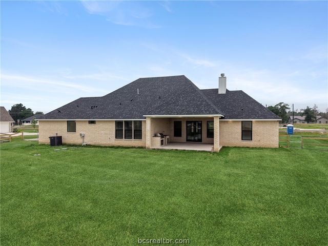 7822 Mathis Creek Dr, Bryan, TX 77808