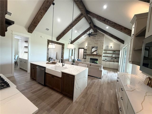 7822 Mathis Creek Dr, Bryan, TX 77808