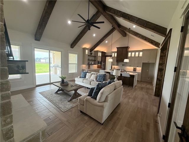 7822 Mathis Creek Dr, Bryan, TX 77808