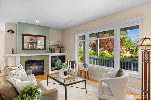 300 Bromley Place NW, Bainbridge Island, WA 98110