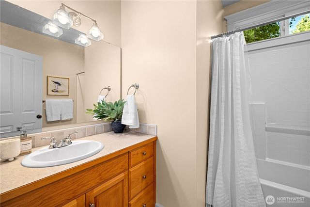 300 Bromley Place NW, Bainbridge Island, WA 98110