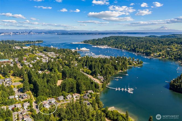 300 Bromley Place NW, Bainbridge Island, WA 98110